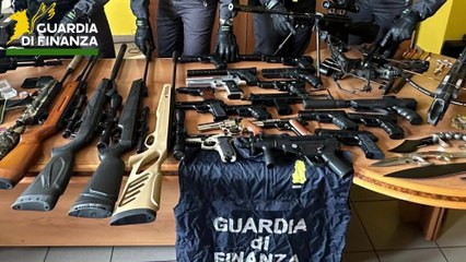 Ivrea (TO) - Droga e arsenale illegale in auto e in casa: 58enne finisce ai domiciliari (11.06.25)