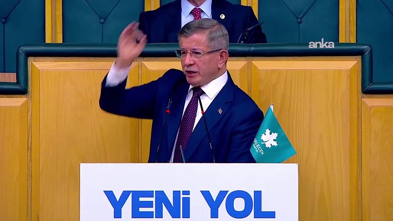 Davutoğlu iktidara seslendi: Güvenlik talep etmiyorum şehit düşeceksek onlarla birlikte şehit düşelim