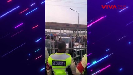 Anggota Dewan Tabrak Kerumunan Pendemo yang Mogok Kerja