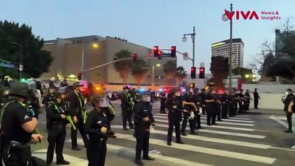 Bak Medan Perang, Penjarahan dan Vandalisme Meluas