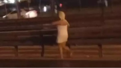 Avcılar’da havluyla E-5’e çıkan kadın sürücülere zor anlar yaşattı