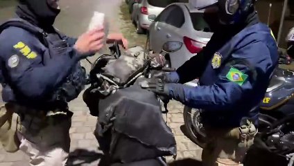 Fuga em alta velocidade termina com apreensão de drogas na BR-277