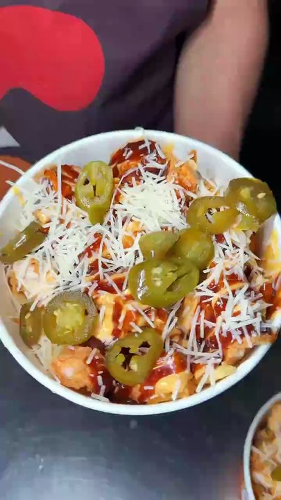 Follow for more ASMR videos🌮🍟 Credits: @chickenbalalm #mukbang #asmr #fastfood #asmreating