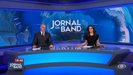 Ativistas são deportados por Israel; tiroteio mata 17 palestinos