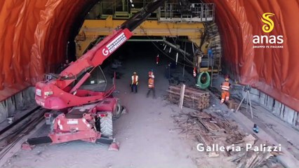 Lavori della ss106 jonica a Palizzi, abbattuto l’ultimo diaframma della galleria 'Peristeri'