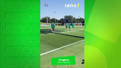 Bruno Fuchs manda bom dia durante treinamento