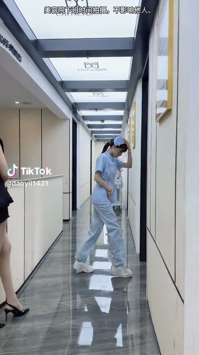 Lea 🥰 doll_杰克逊舞蹈 _下班后的日常(MP4)🥰🥰