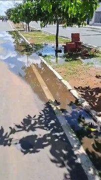 Vazamento de água há mais de cinco dias revolta moradores em São José de Espinharas; Cagepa se pronuncia