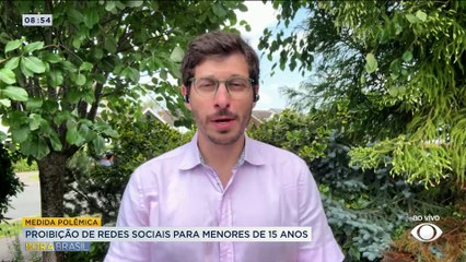 Macron estuda proibir redes sociais a menores de 15 anos na França