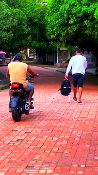 #grab #robber #battle #strategy #sn2sg #sunnight #strategygames #sunnightmusic #mtnezzform #prank #sunnightblues #sunnightpop #game #jokesonyou #lol #catandmouse #catandmouseduet #catgame #chase #winner #loser #survive #lifehacks #tipsandtricks