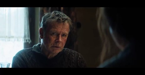 Film "Un Ours Dans le Jura" 2025 Scène "Accident de Voiture dû à L' ours - Couple Mort - Complice"