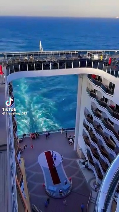 Titanic Jahaz say 5 times bara jahaz dekhain, maza a gaya dekh kar