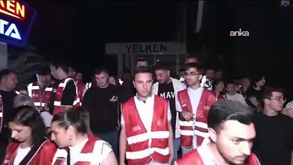 CHP, Akit TV önüne siyah çelenk bıraktı