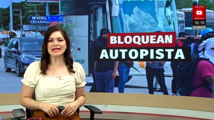 Normalistas de Ayotzinapa bloquean la Autopista del Sol por plazas