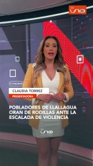 Pobladores de Llallagua oran de rodillas