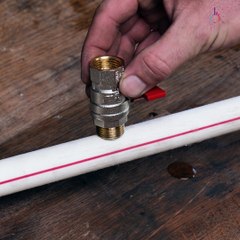 Securely embed a tap in a plastic pipe