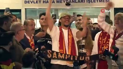 Galatasaray'ın yeni yıldızı Leroy Sane, İstanbul'a geldi!