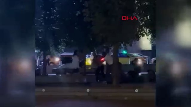 Taksim'de tekmeli yumruklu kavga kamerada