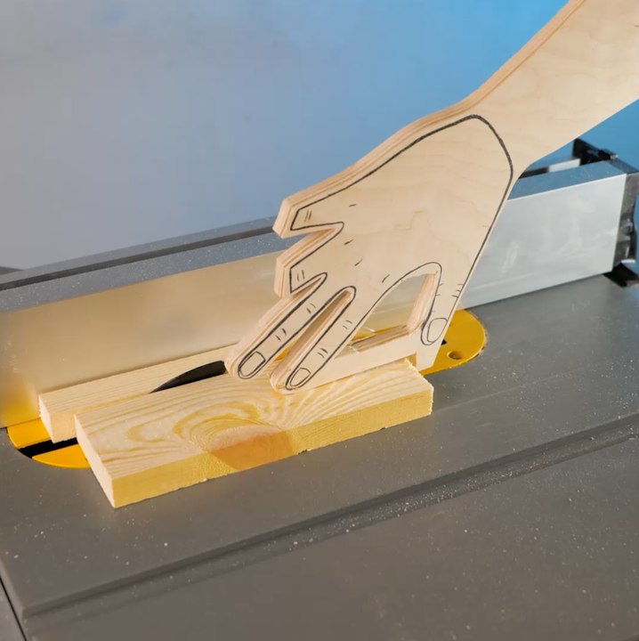 ASTUCE DÉBUTANT POUR LE TRAVAIL BOIS Vous serez heureux d'avoir appris 🛠️