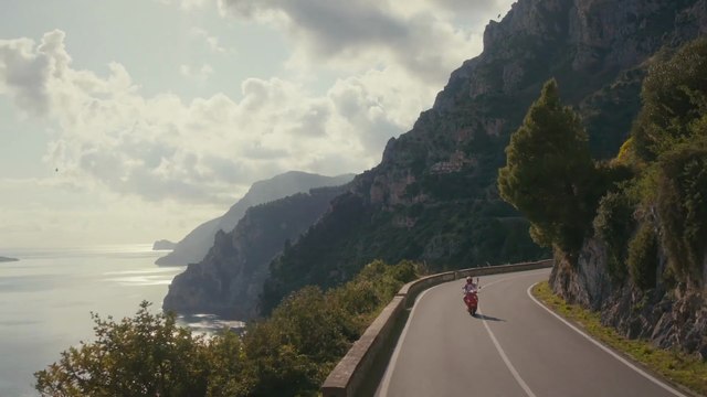 Hotel Costiera - saison 1 Bande-annonce VF