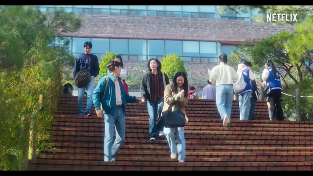 Toi et tout le reste - saison 1 Bande-annonce VO STEN