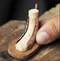 Mini Sneaker Earrings 👟