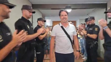 Despedida de Carlos: Un Adiós Emotivo y Memorable ✨