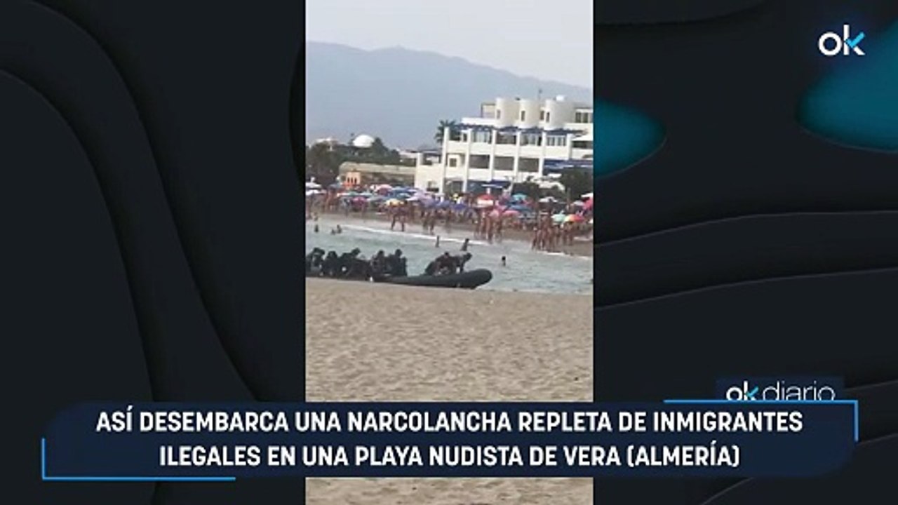 Así desembarca una narcolancha repleta de inmigrantes ilegales en una playa nudista de Vera (Almería)