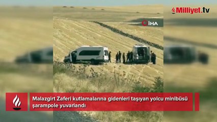 Malazgirt kutlamalarına gidenleri taşıyan minibüs devrildi! 10 yaralı