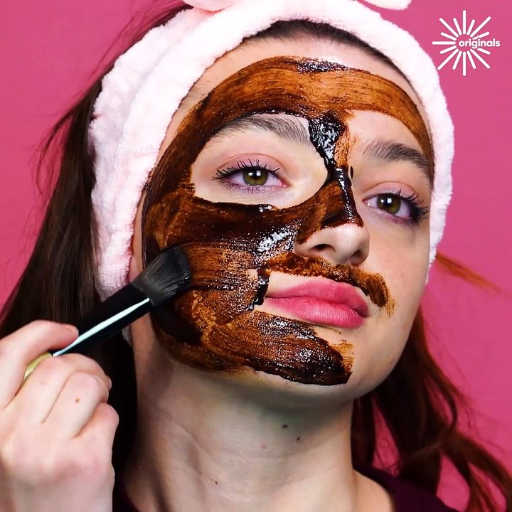 Make Your Own Face Mask with Simple Ingredients 🍯🥑