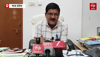 सतना में बच्चे कहीं झाड़ू लगा रहे, तो कहीं खुले आसमान में पढ़ने को मजबूर हैं