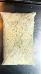 How to Prepare a Gratinated Taco with Raclette, Bacon, and Mozzarella #RacletteTaco #BaconTaco #MozzarellaTaco #CheesyTaco #TacoLovers