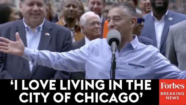 'We Live In A Thriving City': Chicago Pastor Sings Praises Of Local Immigrant Communities