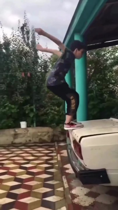 Jab zindagi ne bola ‘Jump’, main seriously le liya 😂🦘"