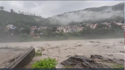 विशेष: पहाड़ों पर कहर बनकर बरस रही बारिश, हर तरफ पानी ही पानी