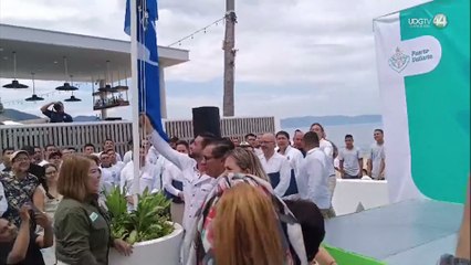 Tras años de ausencia, ondean de nuevo la bandera “Blue Flag” en Playa Camarones de Puerto Vallarta