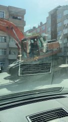 Paletli vinç kepçe ekskavatör Tır'a Çıkıyor