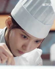 조선시대로 떨어진 셰프 지영, 맛에 味친 폭군을 만나다. 500년을 뛰어넘는 맛 좋은 로맨스 폭군의 셰프, 8월 23일 넷플릭스에서.