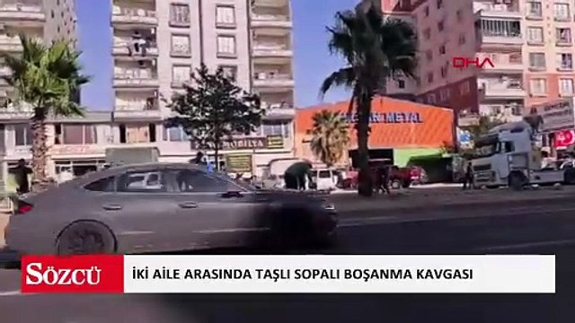 Mardin'de iki aile arasında taşlı sopalı boşanma kavgası kamerada: 4 yaralı