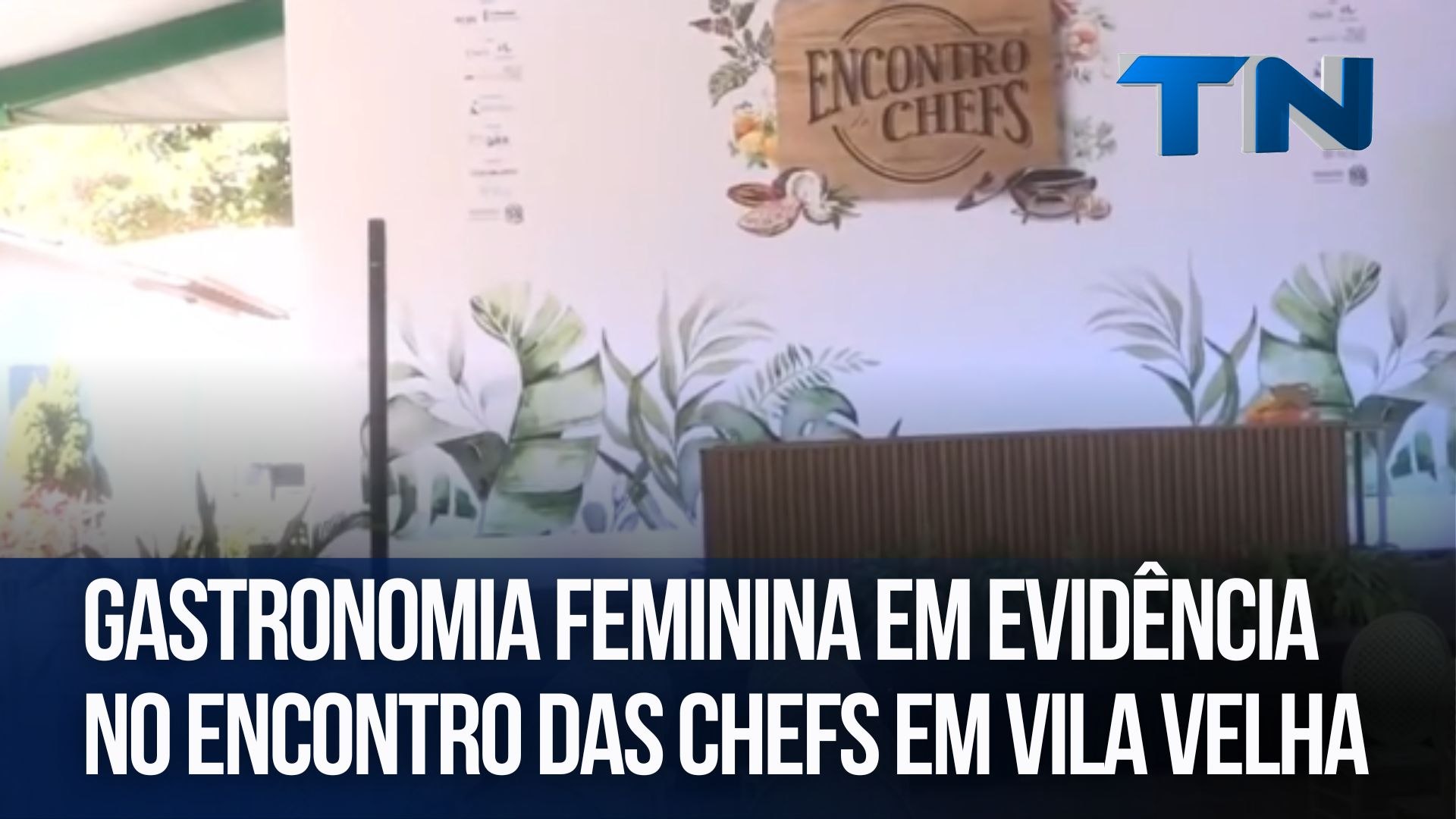 Fui para Marrakech, Marrocos, e aprendi a cozinhar um prato de frango  tajine com mulheres berberes. Foi um dos momentos mais legais que já vivi!  : r/travel, image size:1920x1080