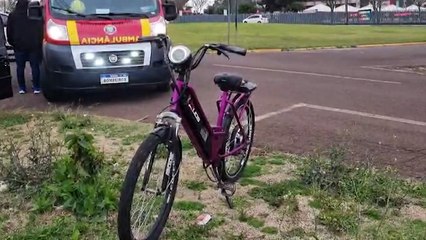 Ciclista sofre ferimento no crânio em acidente de trânsito na Avenida das Torres