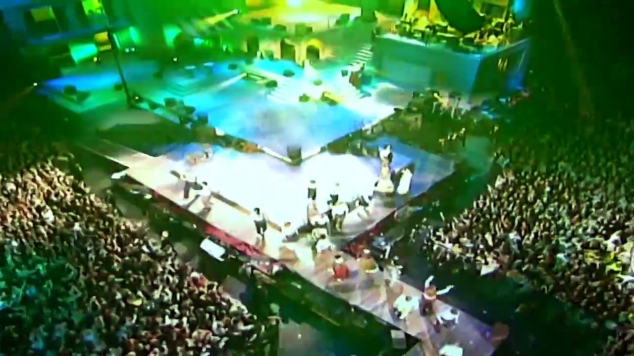 LAMBÉ AN DRO — Noah, Maunier, Jones, Goldman, De Palmas /// [Les Enfoirés 2006 : “Le village des Enfoirés” / Le concert, DVD-1] / { Live à la ville de Lyon }