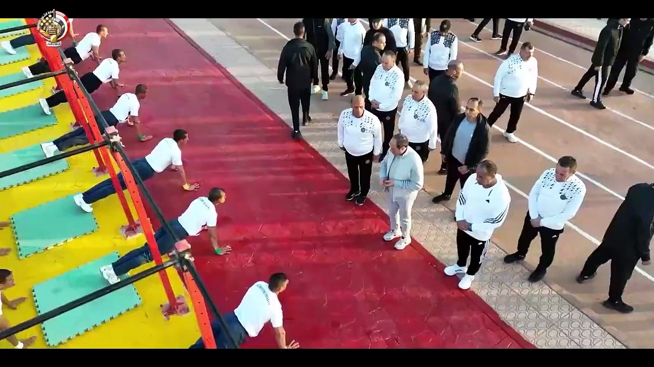 الفريق أول عبد المجيد صقر يتفقد إختبارات القبول...