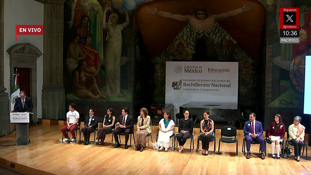 Leonardo Lomelí preside ceremonia del primer ciclo escolar del bachillerato nacional