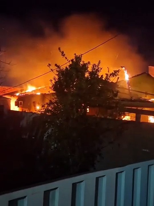 Advogada é ameaçada com machado e foge horas antes do ex incendiar casa em MT