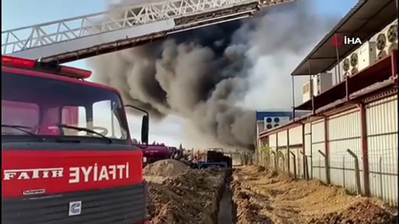 Bakliyat deposunda yangın