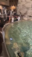 El sorprendente motivo por el que echaron a una argentina de la Fontana di Trevi