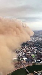 Aircraft Flies Through Massive Dust Storm in Phoenix, Arizona 🌪️✈️