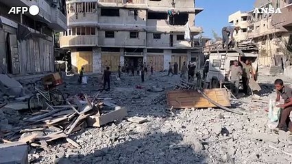 A Gaza City, macerie si aggiungono a macerie dopo i raid israeliani