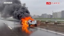 全面燃燒!台68線竹市路段火燒車 駕駛即時逃出